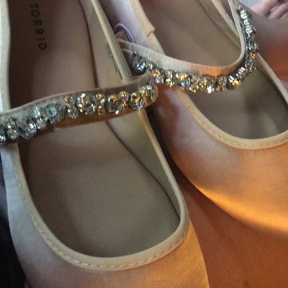NWT Torrid nude satin ballerina shoes wide width - Picture 4 of 4